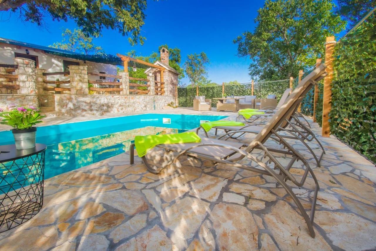 Luxury House Ivan With 4 Bedrooms Divojevici Екстериор снимка